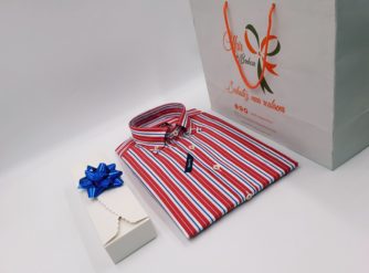 Chemise col boutonné coupe classique à rayures rouge