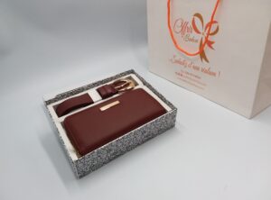 Coffret ceinture en cuir et porte monnaie