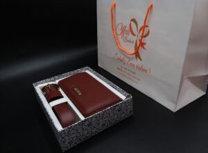 Coffret ceinture en cuir et porte monnaie