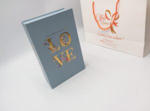 Bougie parfumée forme livre